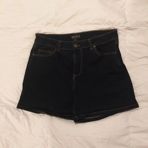 Dark wash high waisted shorts PLUS SIZE